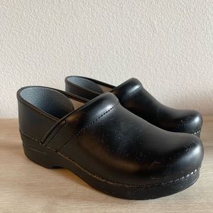 Nursing shoes
